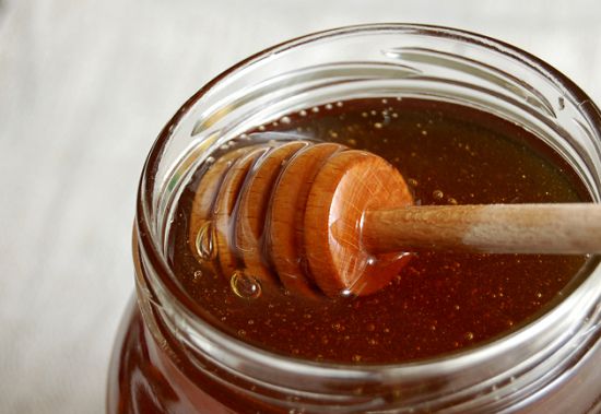 Корисні властивості і лікувальні переваги натурального гречаного меду