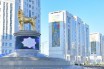 В Туркменистане открыли 15-метровый позолоченный памятник алабаю